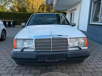 Gebraucht Mercedes E230 136 PS (100 kW) 1986 Weiß Limousine