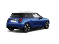 Gebraucht Mini Cooper SE Favoured 160 kW (218 PS) 2024 Blazing blue Kleinwagen