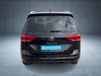 Gebraucht VW Touran Active 150 PS (110 kW) 2023 Schwarz Van / Kleinbus