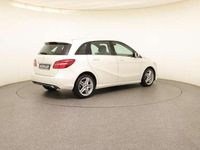 Gebraucht Mercedes B200 Urban 156 PS (114 kW) 2018 Zirrusweiß Van / Kleinbus