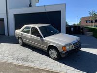 Gebraucht Mercedes 190 122 PS (89 kW) 1986 Limousine