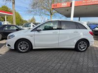 Gebraucht Mercedes B180 122 PS (89 kW) 2012 Weiß Van / Kleinbus