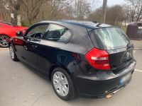 Gebraucht BMW 118 143 PS (105 kW) 2011 Schwarz Kleinwagen