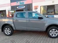 Neu Isuzu D-Max 163 PS (119 kW) 2026 Grau Pickup