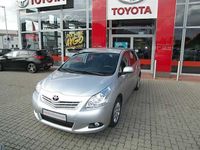 Gebraucht Toyota Verso Life+ 147 PS (108 kW) 2010 Silber metallic Van / Kleinbus