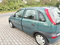 Używany Opel Corsa 58 KM (42 kW) 2002 Zielony Hatchback