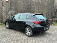 Gebraucht Opel Astra 140 PS (102 kW) 2010 Schwarz Limousine