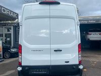 Gebraucht Ford Transit Trend 174 PS (127 kW) 2024 Weiß Limousine