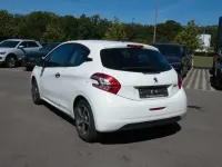 Gebraucht Peugeot 208 Access 68 PS (50 kW) 2014 Weiß Kleinwagen