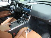 Używany Jaguar XE R-Dynamic 300 KM (220 kW) 2022 Czarny Sedan/Limuzyna