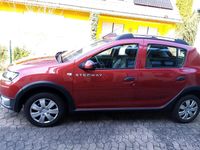 Gebraucht Dacia Sandero Stepway 90 PS (66 kW) 2013 Rot Kleinwagen