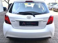Gebraucht Toyota Yaris 69 PS (50 kW) 2016 Weiß Kleinwagen