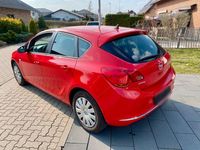 Gebraucht Opel Astra 140 PS (102 kW) 2013 Limousine