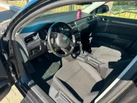 Gebraucht Skoda Superb 105 PS (77 kW) 2011 Schwarz Limousine