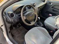 Gebraucht Ford Fiesta Ghia 69 PS (50 kW) 2003 Silber Kleinwagen