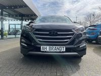 gebraucht Hyundai Tucson Intro Edition AT 4WD EU6- DPF DVD Navi/LHZ/SHZ/Kamera/Alarm/Tempomat/PPS hi/Dachreling/LM