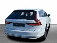 Gebraucht Volvo V90 Ultimate 197 PS (144 kW) 2024 Crystal white / metallic Kombi