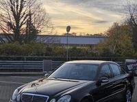 Gebraucht Mercedes E240 177 PS (130 kW) 2005 Schwarz Limousine