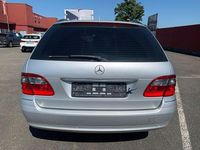 Gebraucht Mercedes E220 170 PS (125 kW) 2007 Silber Limousine