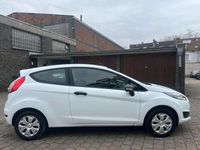 Gebraucht Ford Fiesta Ambiente 60 PS (44 kW) 2017 Frozen white Limousine