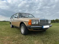 Używany Mercedes E280 180 KM (132 kW) 1982 Złoty Kombi