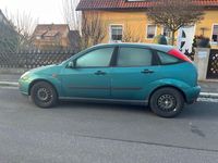 Gebraucht Ford Focus Ambiente 75 PS (55 kW) 1999 Grün Limousine