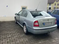 Gebraucht Skoda Octavia 101 PS (74 kW) 2010 Grün Limousine
