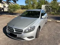 Gebraucht Mercedes A180 122 PS (89 kW) 2014 Silber Kleinwagen