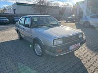 Second-hand VW Jetta 91 CP (66 kW) 1990 Argintiu Berlinǎ