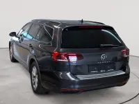 Gebraucht VW Passat 150 PS (110 kW) 2022 Mangangrau metallic Kombi