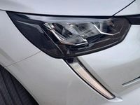 Gebraucht Peugeot 208 Allure 102 PS (75 kW) 2021 Weiß Kleinwagen
