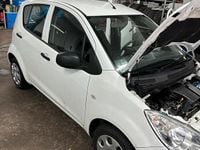 Gebraucht Opel Agila 68 PS (50 kW) 2010 Weiß Kleinwagen