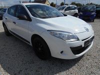 Gebraucht Renault Mégane 101 PS (74 kW) 2011 Weiß Limousine