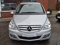 Gebraucht Mercedes B180 116 PS (85 kW) 2011 Silber Van / Kleinbus