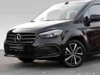 Gebraucht Mercedes T180 116 PS (85 kW) 2024 Rot Van / Kleinbus