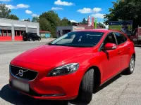 Gebraucht Volvo V40 114 PS (83 kW) 2014 Rot Kleinwagen