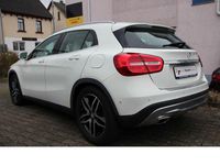 Gebraucht Mercedes GLA180 Urban 122 PS (89 kW) 2016 Weiß SUV