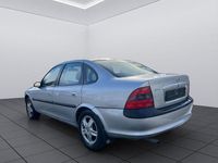 Gebraucht Opel Vectra 116 PS (85 kW) 1997 Silber Limousine