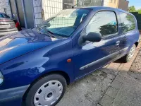 Gebraucht Renault Clio Basis 58 PS (42 kW) 2000 Blau Limousine