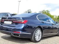 Gebraucht BMW 745e Sport Line 394 PS (289 kW) 2019 Blau Limousine