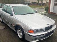 Gebraucht BMW 520 150 PS (110 kW) 2000 Silber Limousine