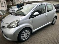 Gebraucht Toyota Aygo Cool 69 PS (50 kW) 2008 Silber Kleinwagen