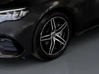 Usado Mercedes E200 AMG 204 CV (150 kW) 2025 Gris Berlina