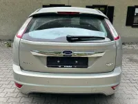 Gebraucht Ford Focus Ghia 101 PS (74 kW) 2009 Beige Limousine