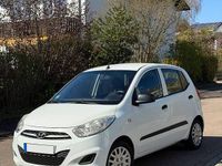 Gebraucht Hyundai i10 69 PS (50 kW) 2011 Weiß Kleinwagen