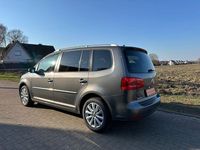 Gebraucht VW Touran Highline 170 PS (125 kW) 2012 Grau Van / Kleinbus
