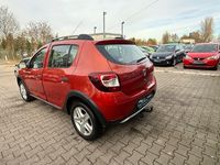Gebraucht Dacia Sandero Prestige 90 PS (66 kW) 2014 Rot Limousine