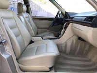 Gebraucht Mercedes E400 279 PS (205 kW) 1993 Gold Limousine