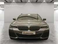 Gebraucht BMW 520 M Sport 190 PS (139 kW) 2023 Grau Kombi