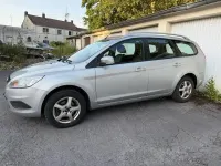 Gebraucht Ford Focus Style 101 PS (74 kW) 2010 Silber Kombi